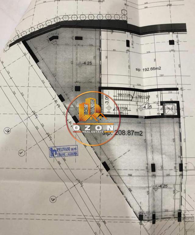 Tirane, jepet me qera magazine Kati -1, 209 m² 800 Euro (ASTIR)