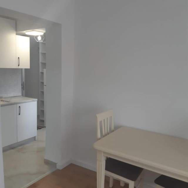 Tirane, shitet apartament Kati 5, 28 m² 50.000 Euro (Ruga Bardhyl)
