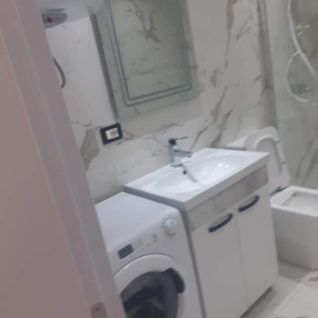 Tirane, shitet apartament 1+1 Kati 5, 58 m² 80.000 Euro (Rruga Bardhyl)