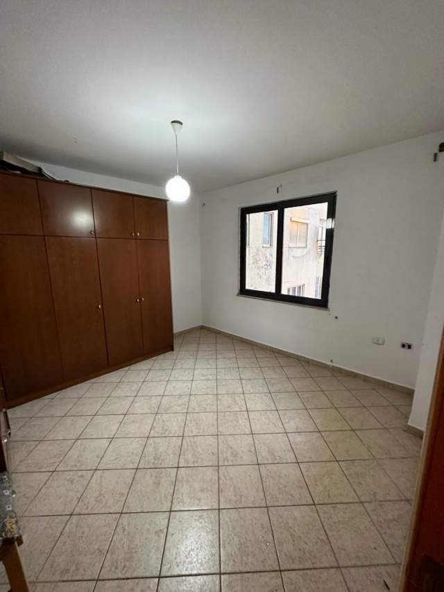 Tirane, shitet apartament 2+1 Kati 6, 104 m² 127.000 Euro (Bulevardi Zhan DArk)