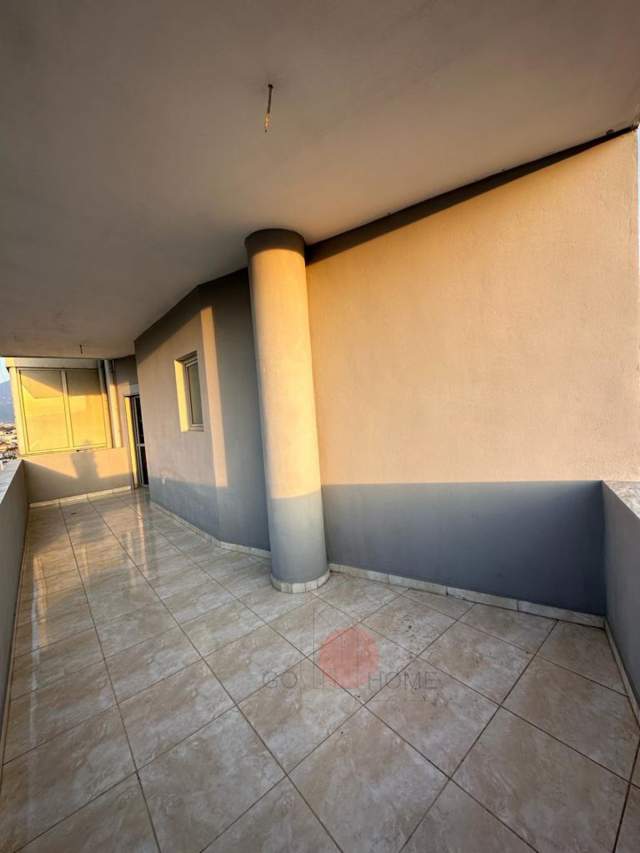 Tirane, shitet apartament 2+1+BLK Kati 3, 87 m² 80.000 Euro (Pallatet e Verdha)