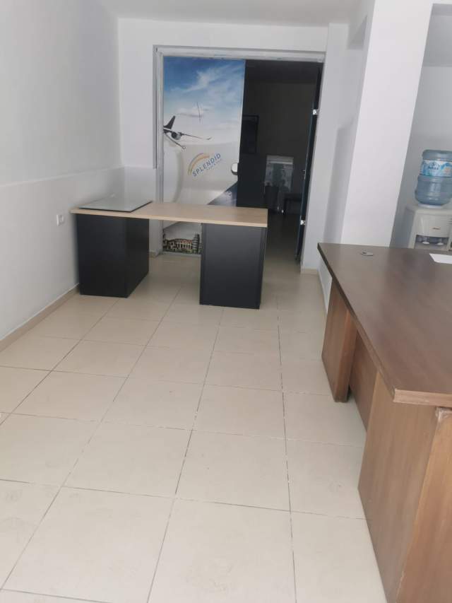Tirane, jepet me qera ambjent biznesi 28 m² 350 Euro