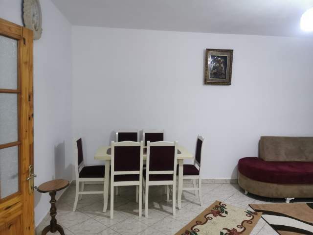 Tirane, jepet me qera apartament 1+1 Kati 1, 67 m² 25.000 Leke (Rruga e Thesarit)