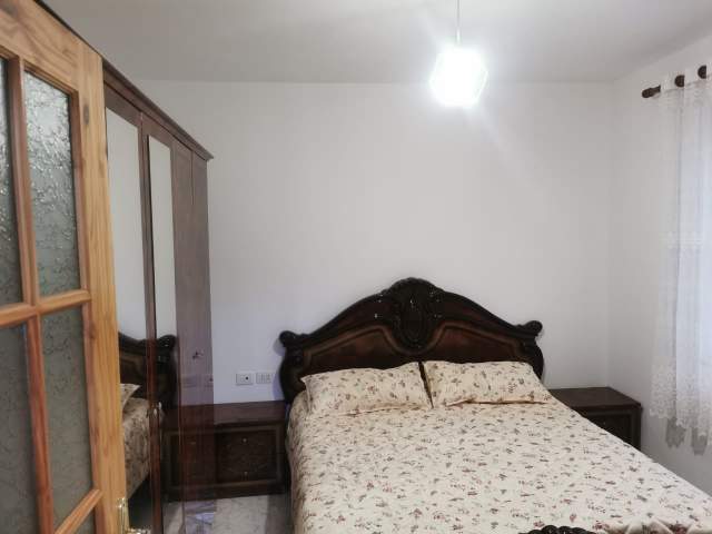 Tirane, jepet me qera apartament 1+1 Kati 1, 67 m² 25.000 Leke (Rruga e Thesarit)