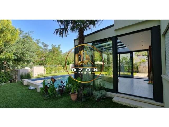 Tirane, shitet Vile 4+1+A+BLK Kati 2, 500 m² 515.000 Euro (BERZHITE)