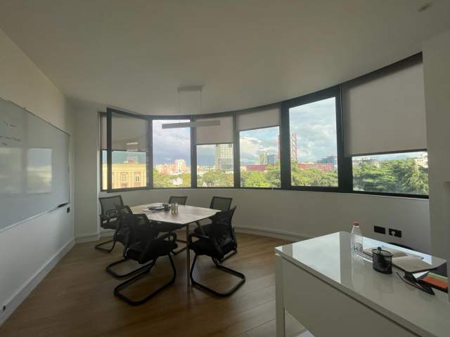 Tirane, jepet me qera ambjent biznesi Kati 5, 134 m² 1.500 Euro (Ismail Qemali)