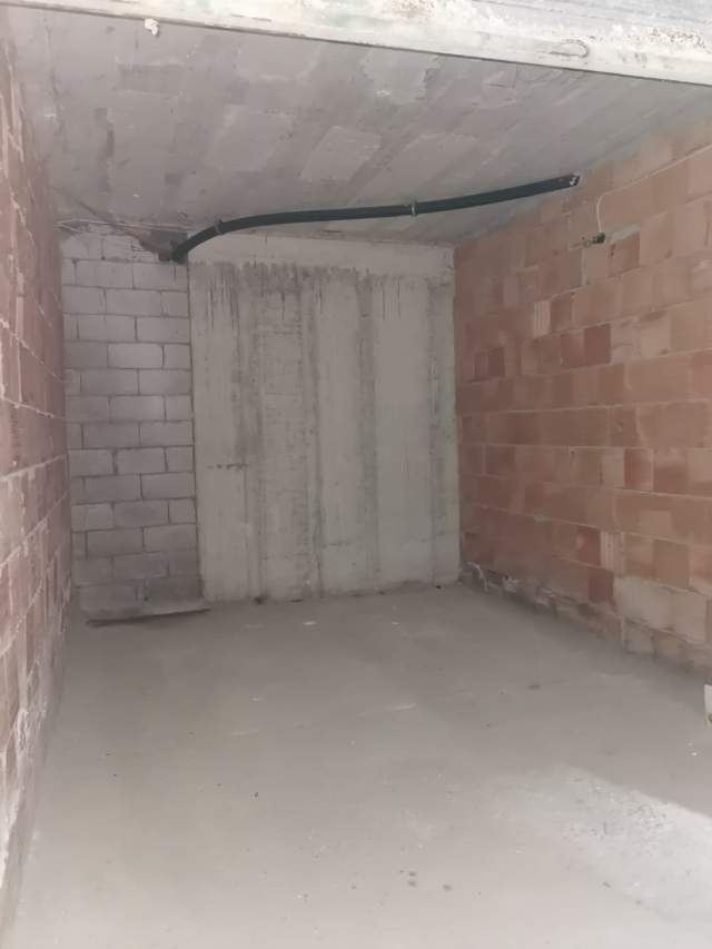 Tirane, shitet garazh Kati -1, 15 m² 12.000 Euro (Rruga Teodor Keko)
