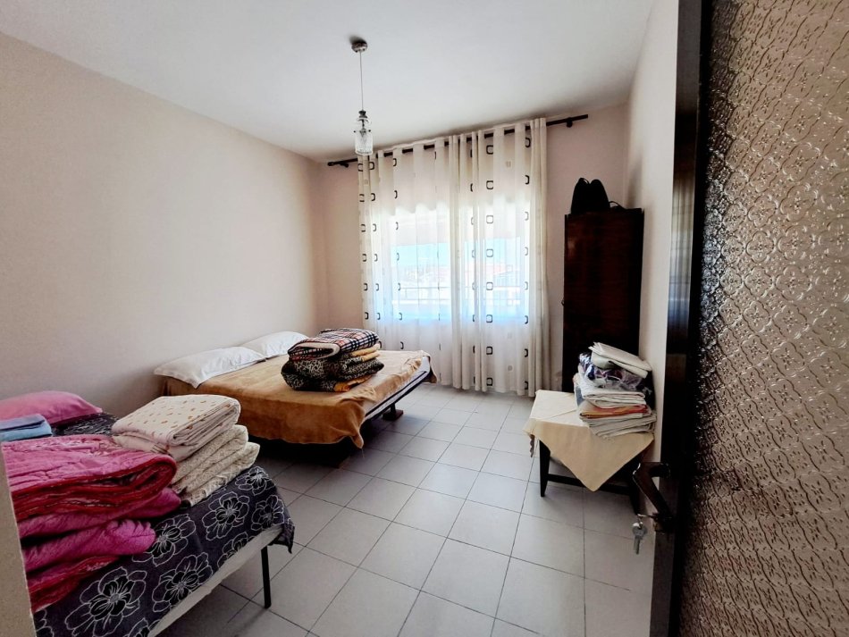 Kavaje, shitet apartament 3+1+Aneks+Ballkon Kati 2, 163 m² 92.000 € (te axhensia,Kavaje)