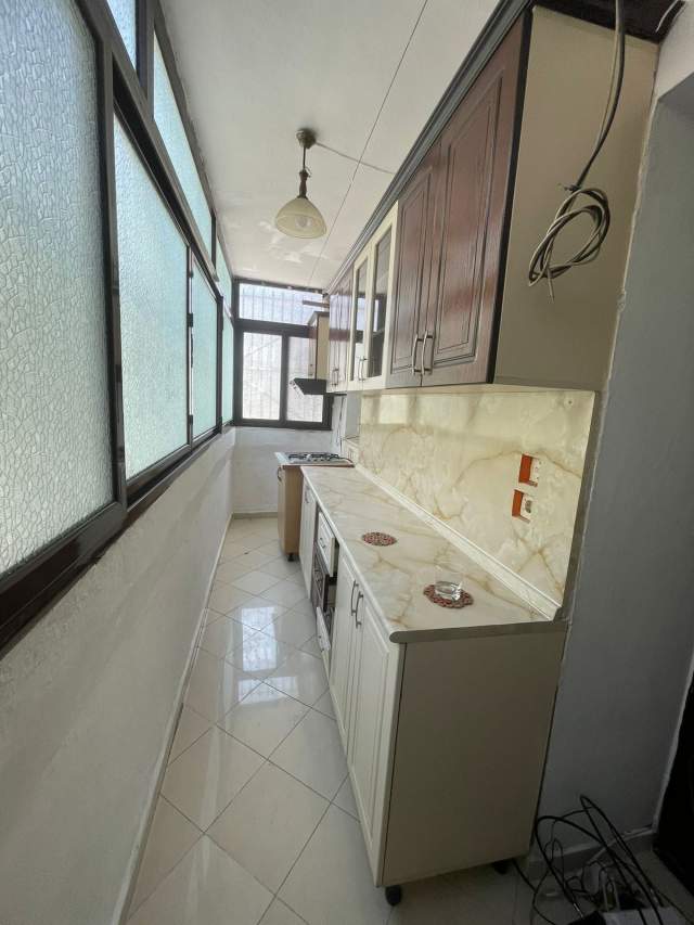 Tirane, jepet me qera 100 m² 40.000 Leke (rruga e dibres)