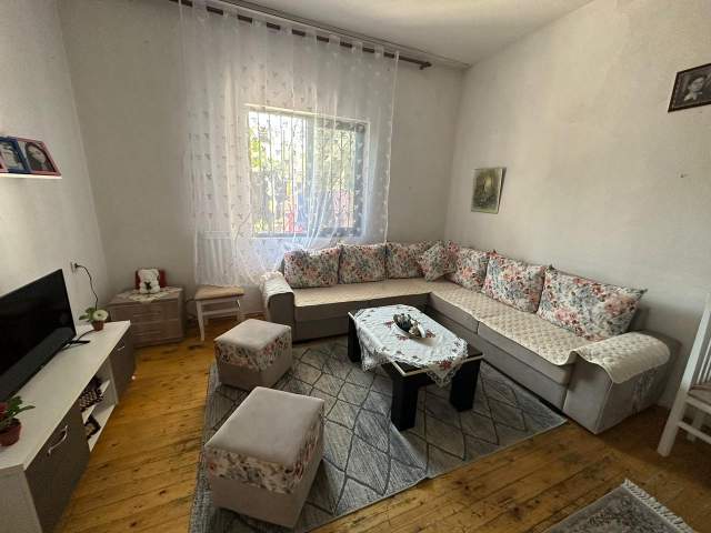 Tirane, shes Vile 2 Katshe Kati 2, 600 m² 20.300 Euro (Rruga Jordan Misja)
