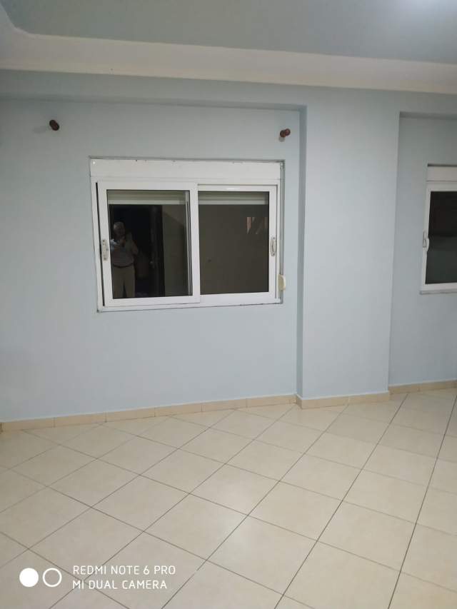 Tirane, jepet me qera apartament 80 m² 40.000 Leke (RRuga riza Cerova)