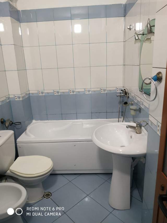 Tirane, jepet me qera apartament 80 m² 40.000 Leke (RRuga riza Cerova)