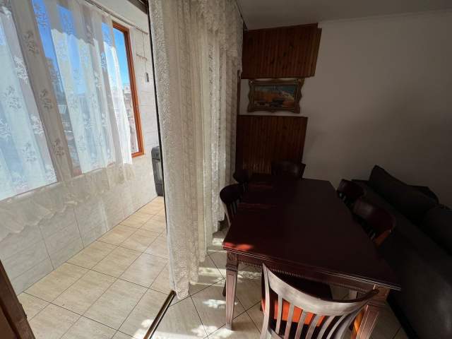 Tirane, jepet me qera apartament 40.000 Leke (Asim Vokshi)