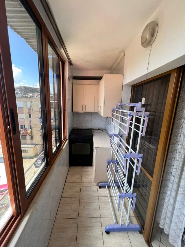Tirane, jepet me qera apartament 40.000 Leke (Asim Vokshi)
