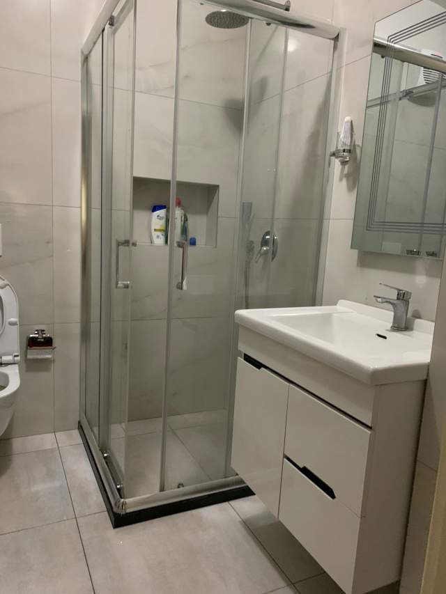 Tirane, jepet me qera apartament 2+1 140 m² 400 Euro (Astir, Vila L)