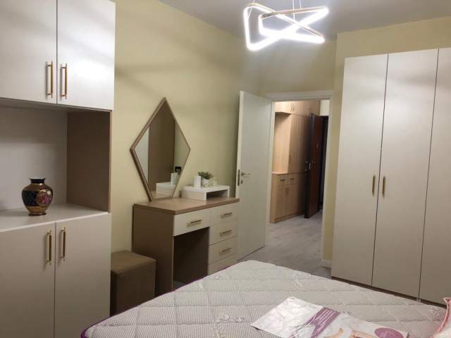 Tirane, ofert 120 m² 460 Euro (Rruga Loni Ligori)
