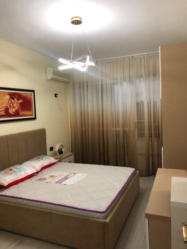 Tirane, ofert 120 m² 460 Euro (Rruga Loni Ligori)