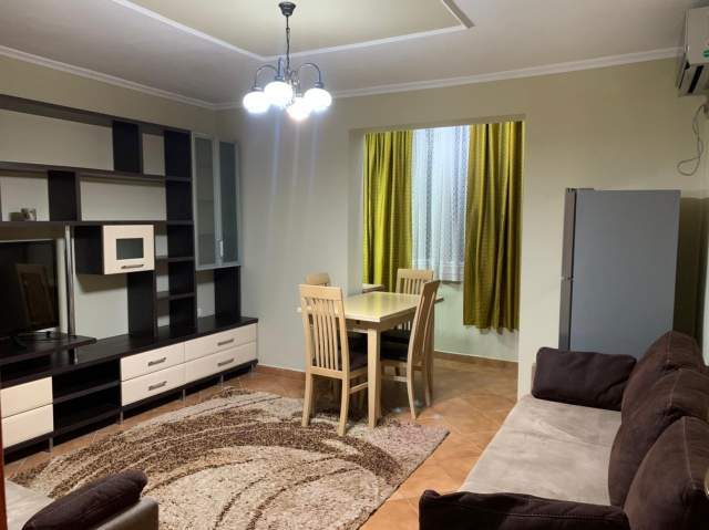 Tirane, jepet me qera 70 m² 450 Euro (Rruga Naim Frasheri)