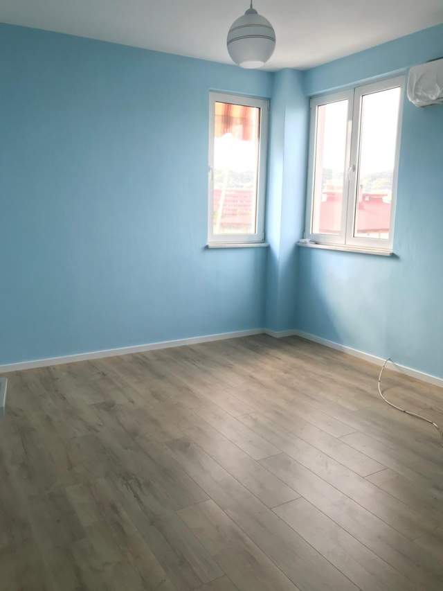Tirane, jepet me qera zyre Kati 9, 136 m² 700 Euro (Garda)