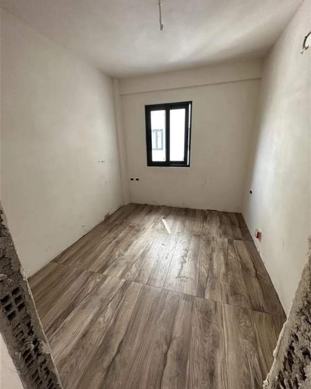 Sarande, shitet apartament 1+1 Kati 4, 80 m² 130.000 Euro (Rruga e Re, Sarande)