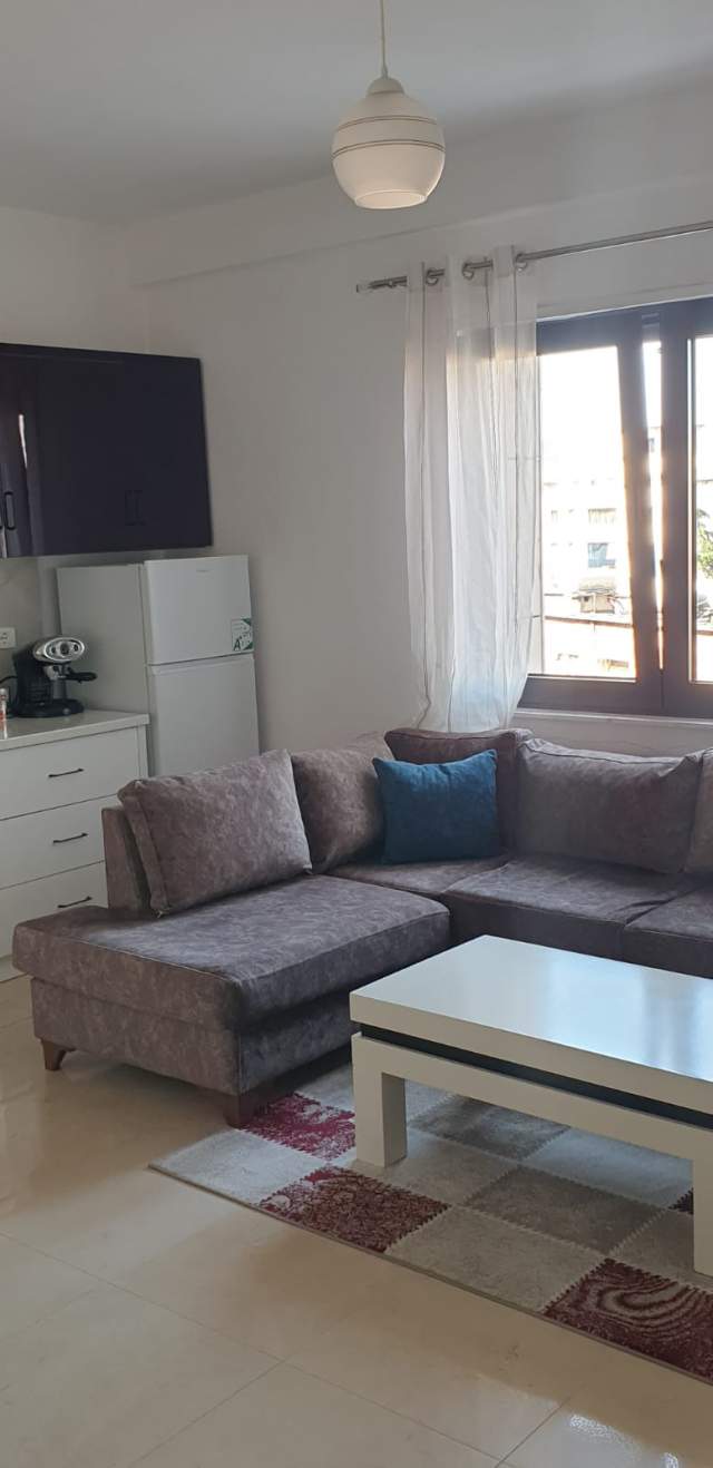 Tirane, jepet me qera Kati 5, 50 m² 420 Euro (Blv Zogu i pare)