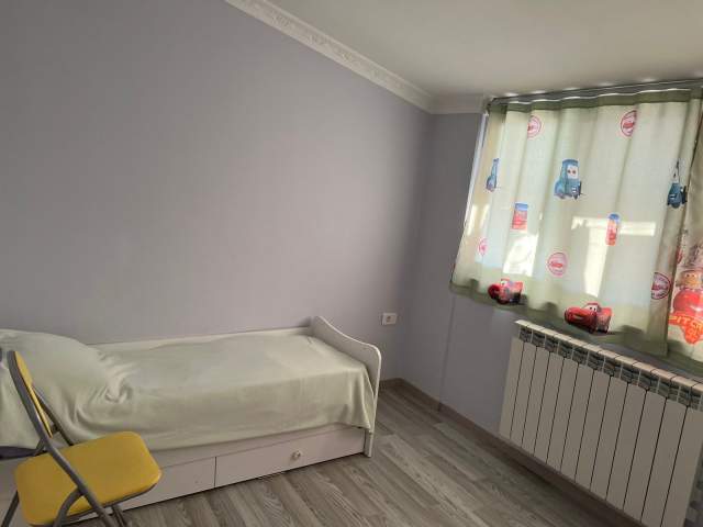 Tirane, jepet me qera apartament 3+1+A Kati 3, 130 m² 500 Euro (Kodra e Priftit)