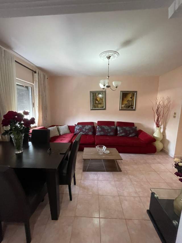 Tirane, jepet me qera apartament 2+1+BLK Kati 5, 78 m² 400 € (rruga Barrigadave)