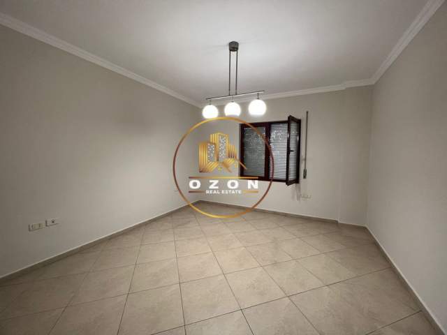Tirane, jepet me qera apartament 2+1+A+BLK Kati 2, 106 m² 800 Euro (RRUGA E KAVAJES)