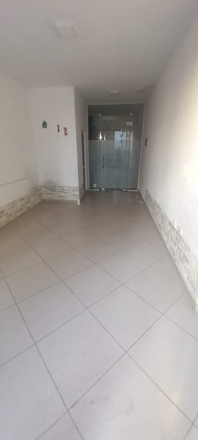 Tirane, jap me qera ambjent biznesi Kati 1, 35 m² 200 Euro (SOTIR CACI)