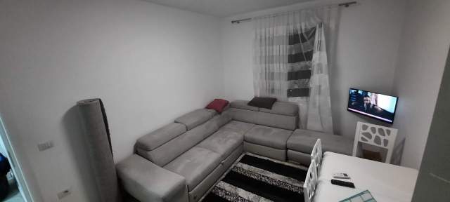 Tirane, jepet me qera apartament 1+1+BLK Kati 3, 50 m² 420 Euro (rruga e barrikadave)