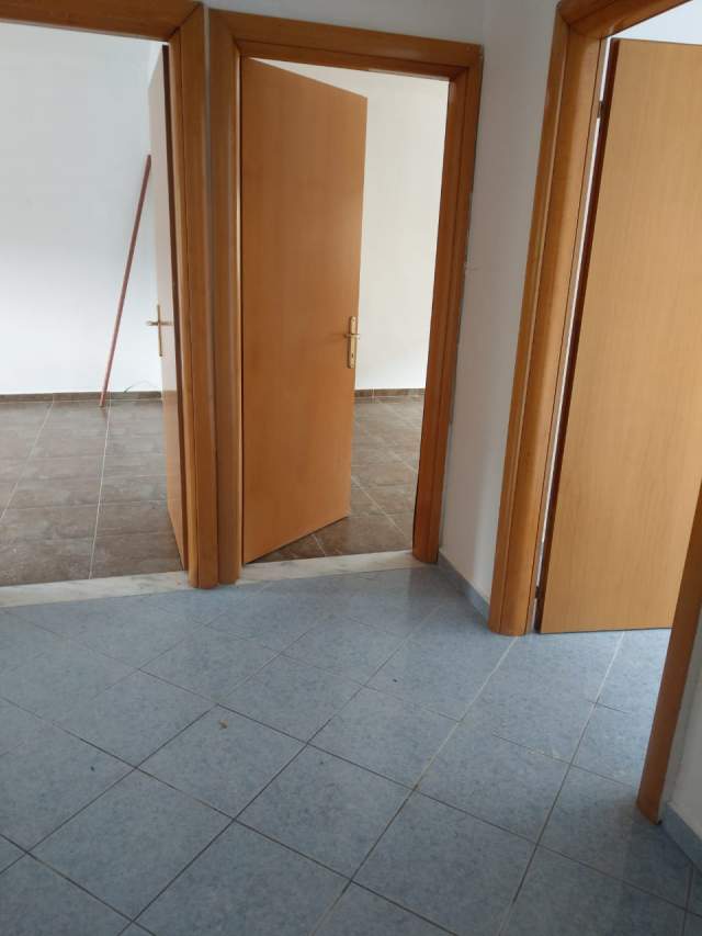 Tirane, jepet me qera apartament 2+1+BLK Kati 2, 72 m² 35.000 Leke (kahraman ylli)
