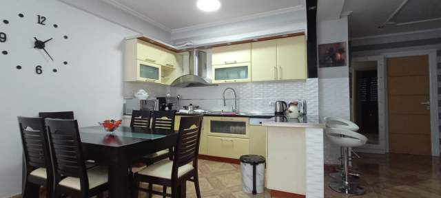 Tirane, jepet me qera 80 m² 600 Euro (Dritan Hoxha)