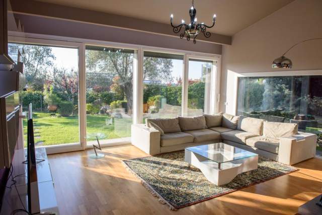 Tirane, jepet me qera Vile 231 m² 3.000 Euro Rezidenca Long Hill prane TEG