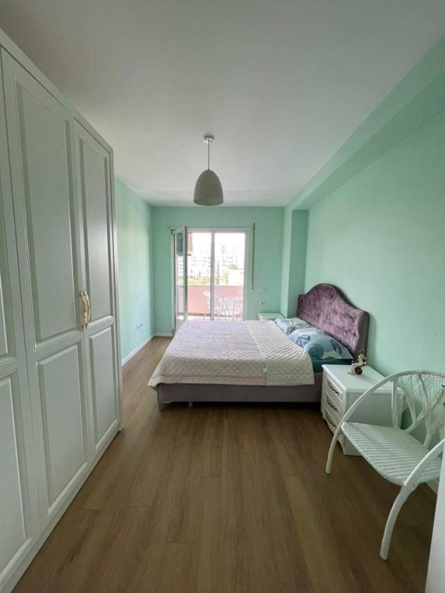 Tirane, jepet me qera apartament 2+1+BLK+ POST PARKIMI   Kati 3, 500 Euro (Rruga 5 MAJI , Vila L )