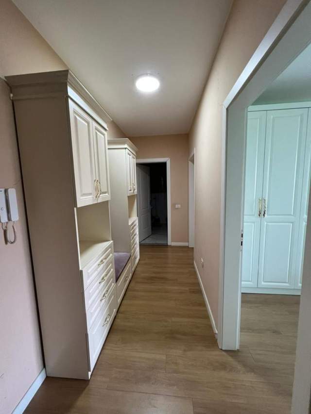 Tirane, jepet me qera apartament 2+1+BLK+ POST PARKIMI   Kati 3, 500 Euro (Rruga 5 MAJI , Vila L )
