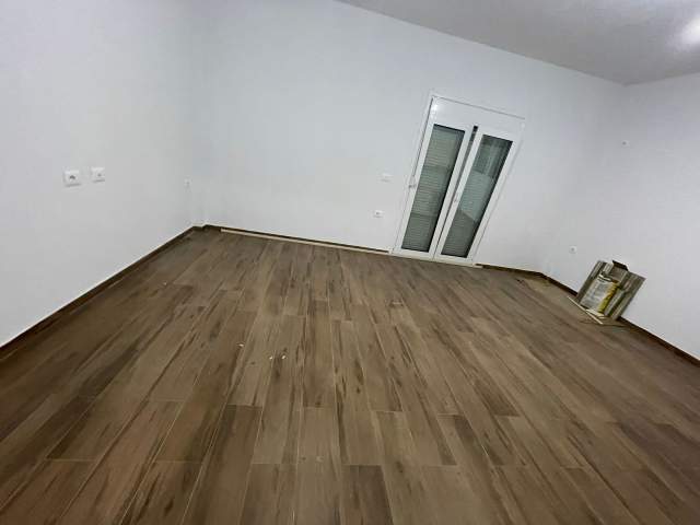 Tirane, jepet me qera shtepi 2+1+BLK Kati 0, 90 m² 25.000 Leke (rruga Bashajve)