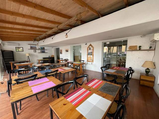 Tirane, jepet me qera bar-resorant Kati 1, 140 m² 120.000 Leke (Stadiumi Dinamo)