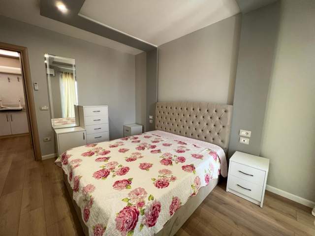 Tirane, jepet me qera apartament Kati 3, 70 m² 500 Euro (liqeni i thate)