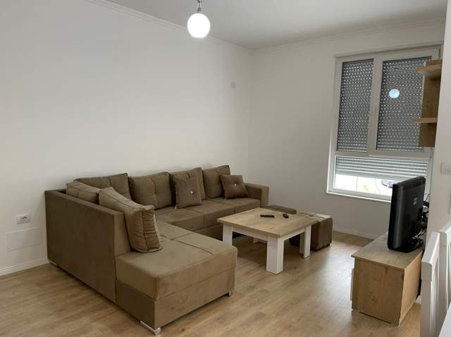 Tirane, jap me qera apartament Kati 2, 110 m² 450 Euro (MATERNITETI I RI)