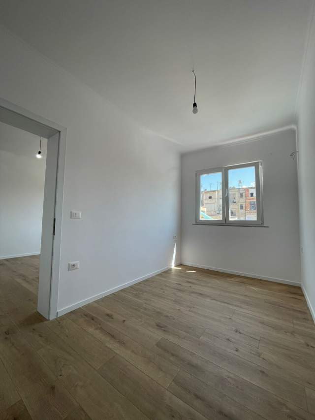 Tirane, shitet apartament 1+1 Kati 3, 43 m² 82.000 Euro (Rruga Ylbere Bylykbashi)