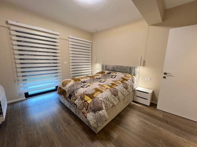 Tirane, jepet me qera apartament duplex Kati 2, 260 m² 1.300 Euro (kodra e diellit)