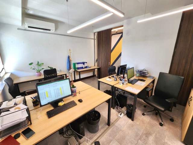 Tirane, shes ambjent biznesi Kati 8, 280 m² 1.070.000 Euro (Rr. Dervish Hima (Stadiumi - Ambasador 3))