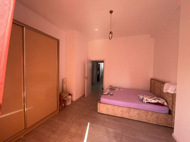 Tirane, jepet me qera apartament 2+1+BLK Kati 1, 100 m² 30.000 Leke (Domekracia)