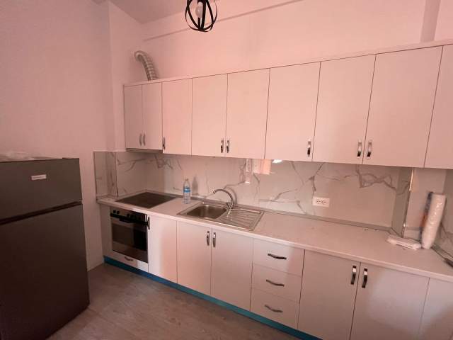 Tirane, jepet me qera apartament 2+1+BLK Kati 1, 100 m² 30.000 Leke (Domekracia)