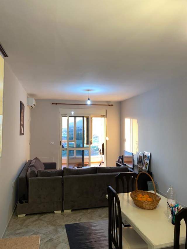 Tirane, jepet me qera apartament 2+1+BLK Kati 8, 110 m² 500 Euro (Stacioni i Trenit)