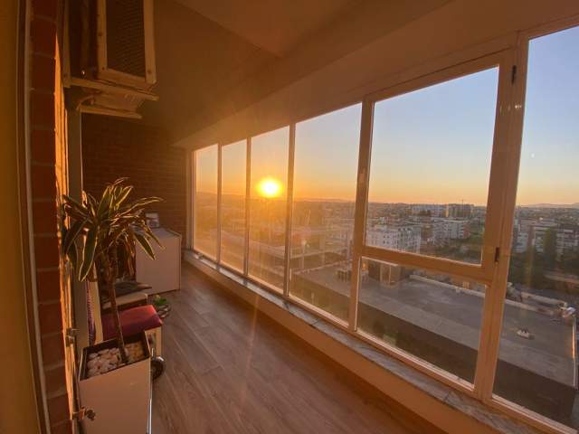 Tirane, jepet me qera apartament 2+1+BLK Kati 8, 110 m² 500 Euro (Stacioni i Trenit)