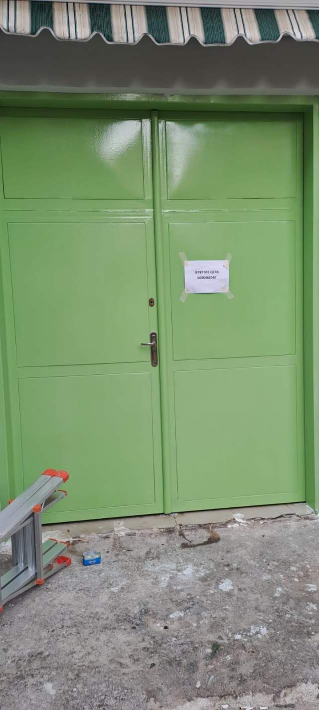 Tirane, jap me qera dyqan Kati 0, 60 m² 300 Euro (PETRO NINI LUARASI)