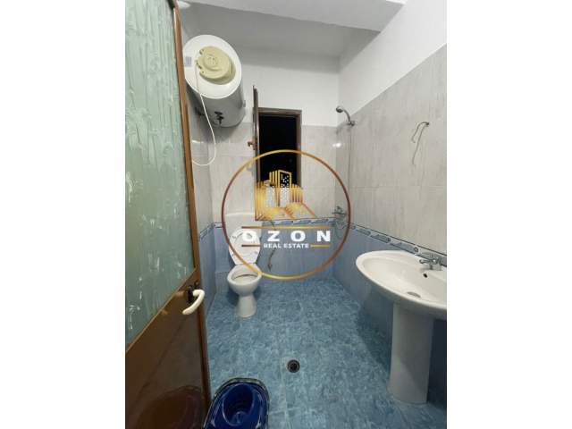 Tirane, jepet me qera apartament 1+1+A+BLK Kati 2, 65 m² 230 Euro (KOMBINAT)