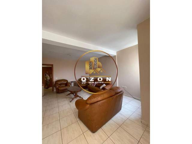 Tirane, jepet me qera apartament 3+1+A+BLK Kati 12, 160 m² 500 Euro (STACIONI I TRENIT)