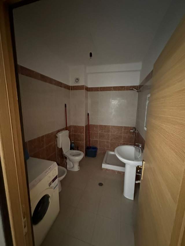 ASTIR, jepet me qera apartament 1+1 64 m² 35.000 Leke
